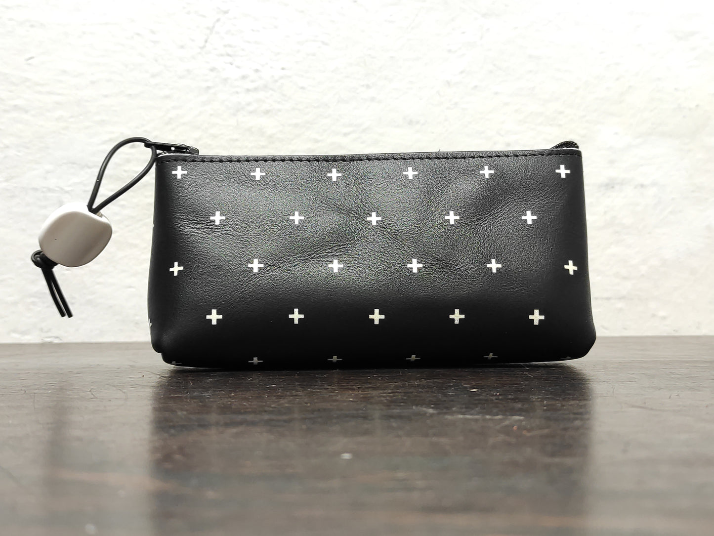 Zip Pochette IBIZA Nero con Croci Bianche