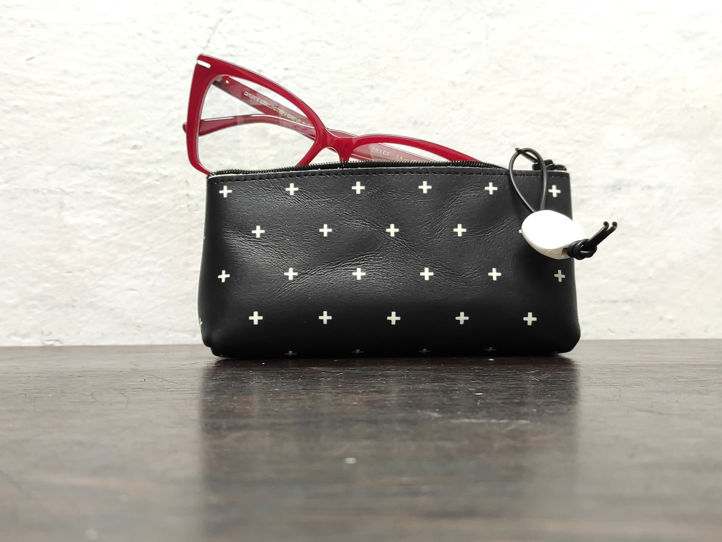 Zip Pochette IBIZA Nero con Croci Bianche